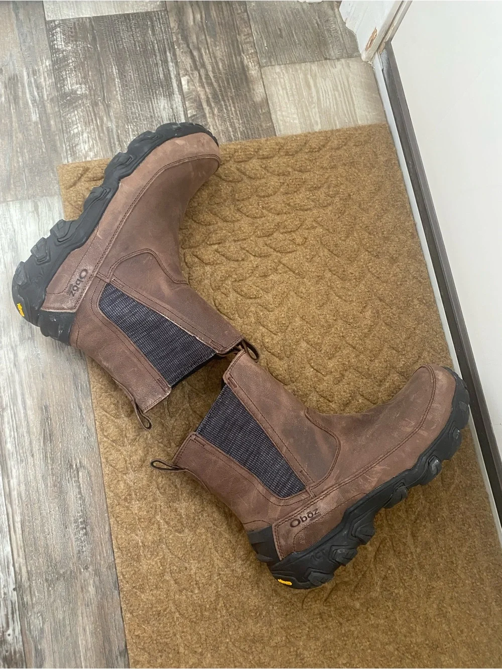 Men's Brown Chukka Boots with Elastic Side Panels
